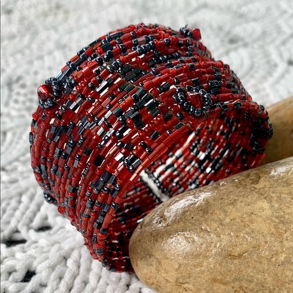 Red and Black Cuff Beaded Metal Bracelet - Picture 10 of 11